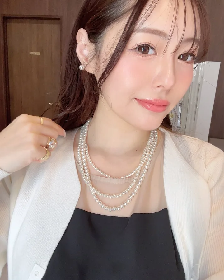 3連パールネックレスの着用イメージ